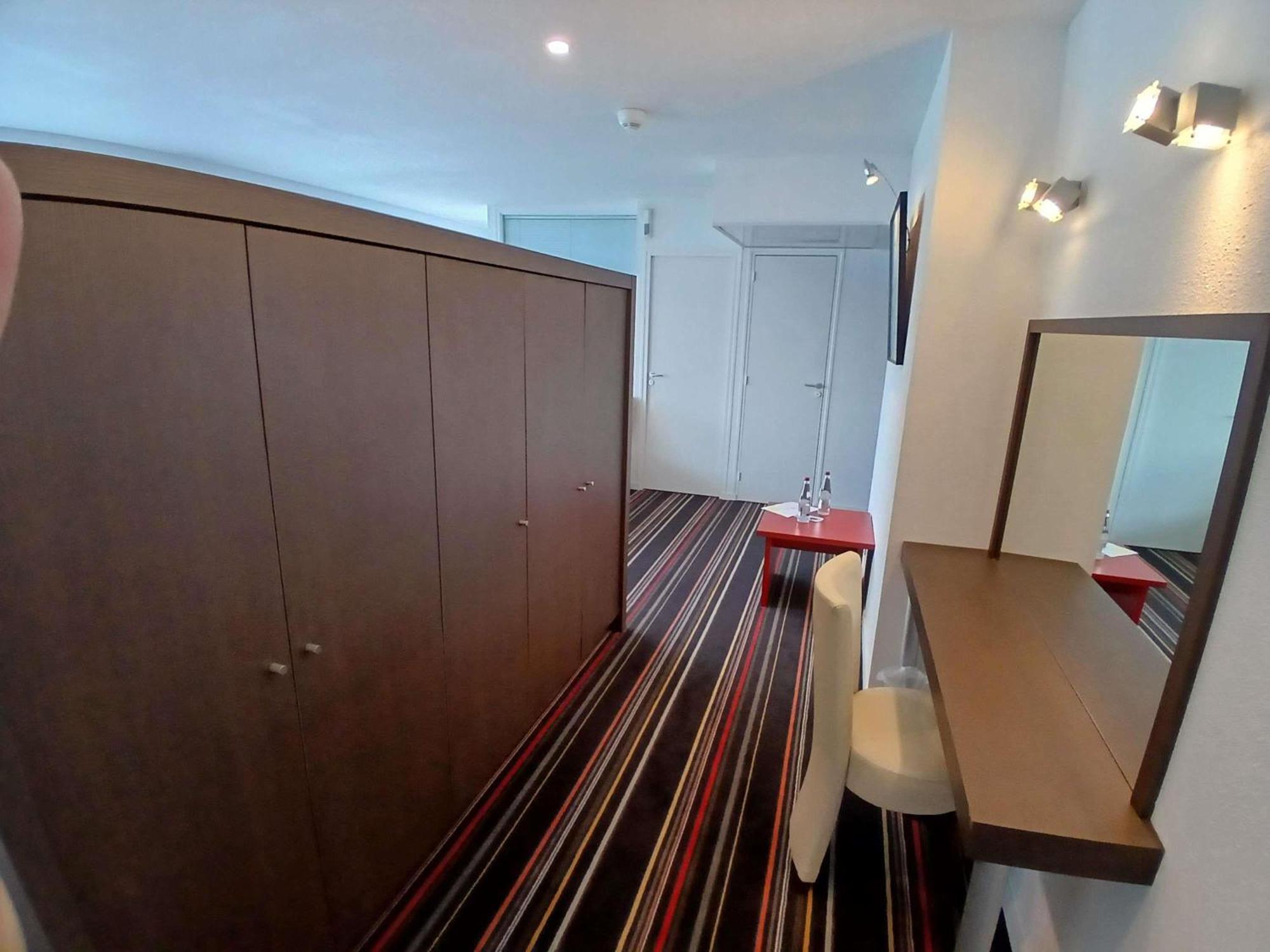 Ibis Styles Segre Hotel Eksteriør billede